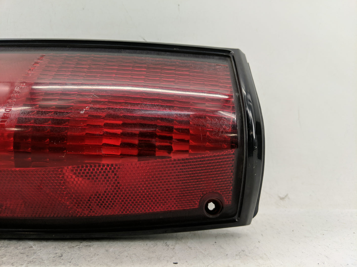 1993 Chevrolet S10 Blazer Tail Light Assembly Passenger Right OEM P/N:16501484 H Fits OEM Used Auto Parts - Oemusedautoparts