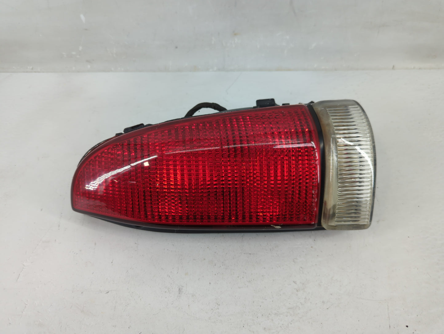 1993 Chrysler New Yorker Tail Light Assembly Passenger Right OEM P/N:5262062 Fits OEM Used Auto Parts - Oemusedautoparts1.co