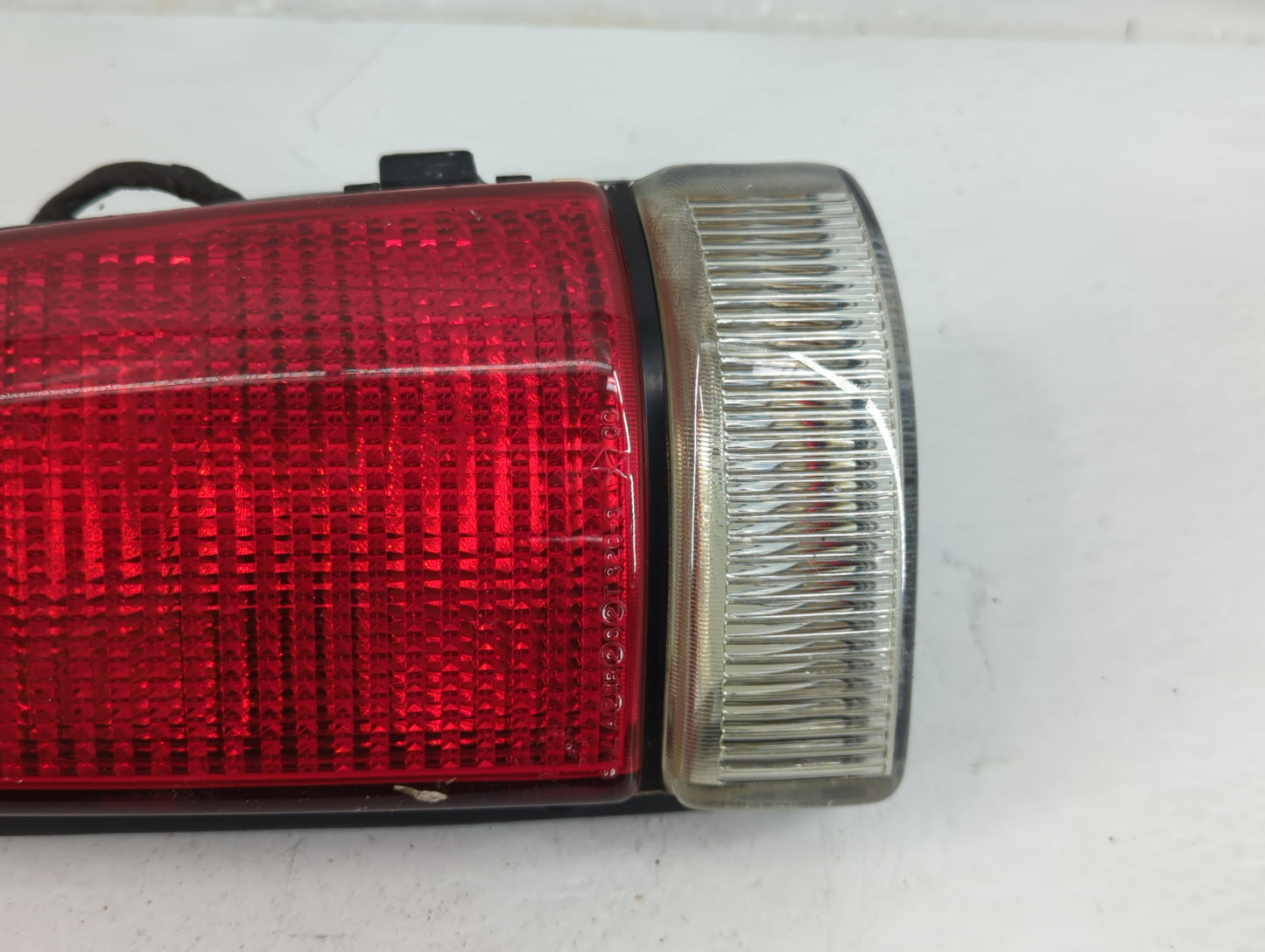 1993 Chrysler New Yorker Tail Light Assembly Passenger Right OEM P/N:5262062 Fits OEM Used Auto Parts - Oemusedautoparts1.co