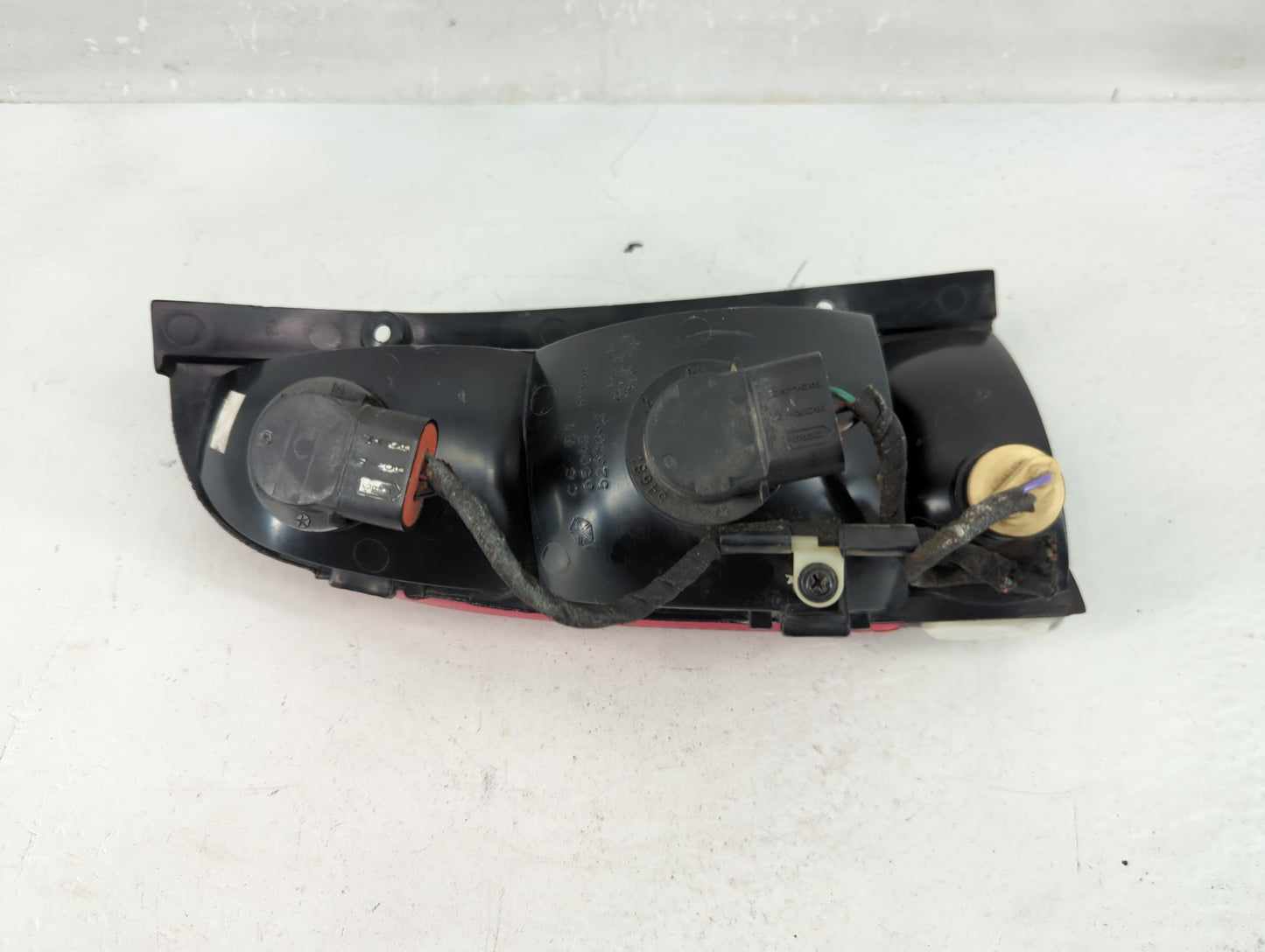 1993 Chrysler New Yorker Tail Light Assembly Passenger Right OEM P/N:5262062 Fits OEM Used Auto Parts - Oemusedautoparts1.co