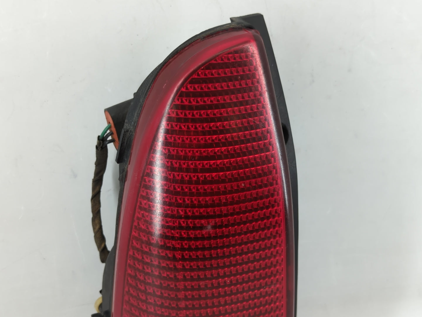 1993 Chrysler New Yorker Tail Light Assembly Driver Left OEM P/N:5262063 Fits OEM Used Auto Parts - Oemusedautoparts1.com