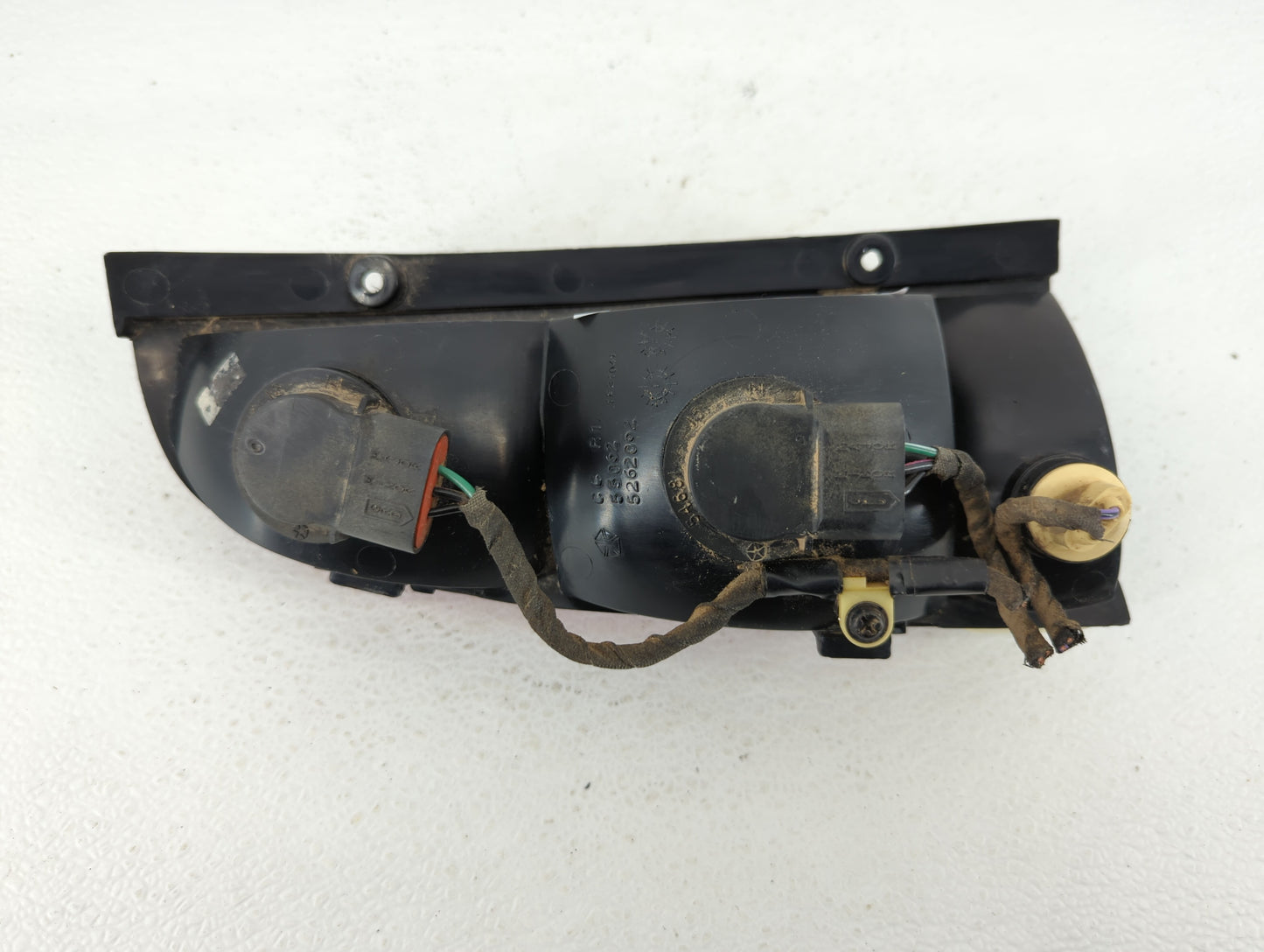 1993 Chrysler New Yorker Tail Light Assembly Passenger Right OEM P/N:5262062 Fits OEM Used Auto Parts - Oemusedautoparts1.co