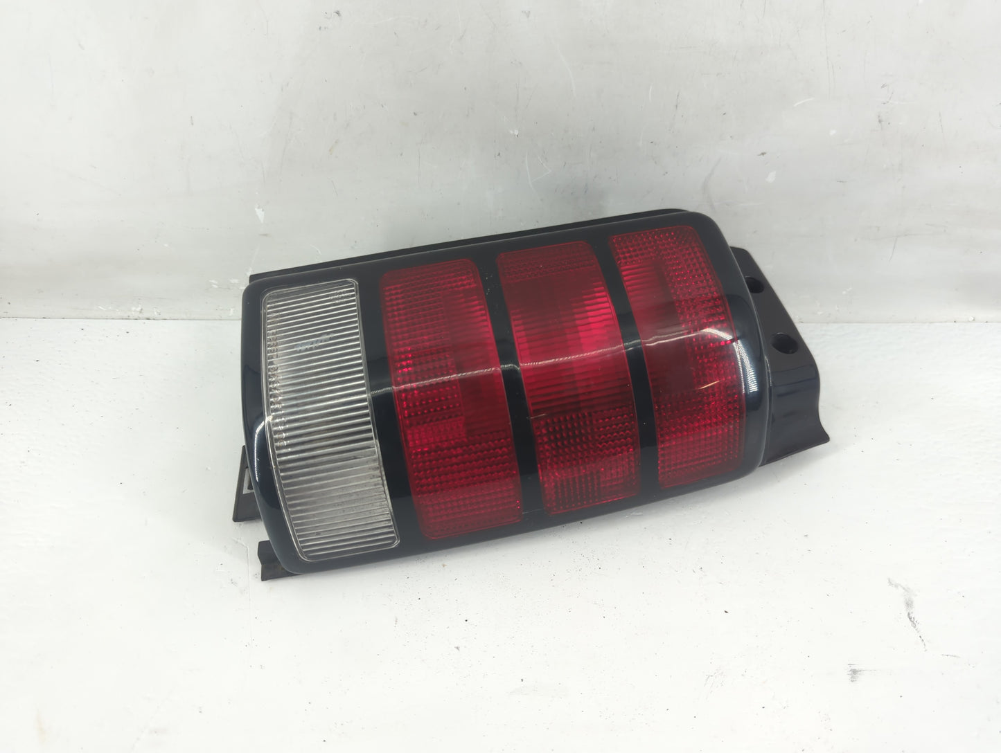 1993 Dodge Caravan Tail Light Assembly Passenger Right OEM Fits OEM Used Auto Parts - Oemusedautoparts1.com
