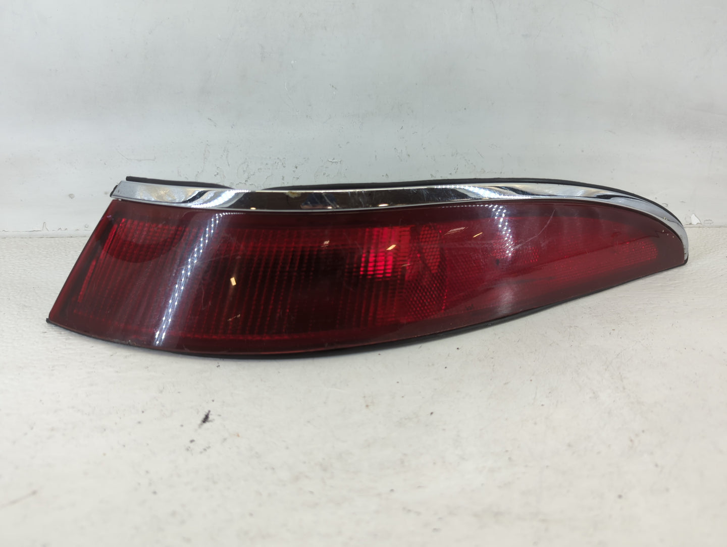 1993 Fiat Linea Tail Light Assembly Passenger Right OEM P/N:F3LB-13440-A Fits OEM Used Auto Parts - Oemusedautoparts1.com