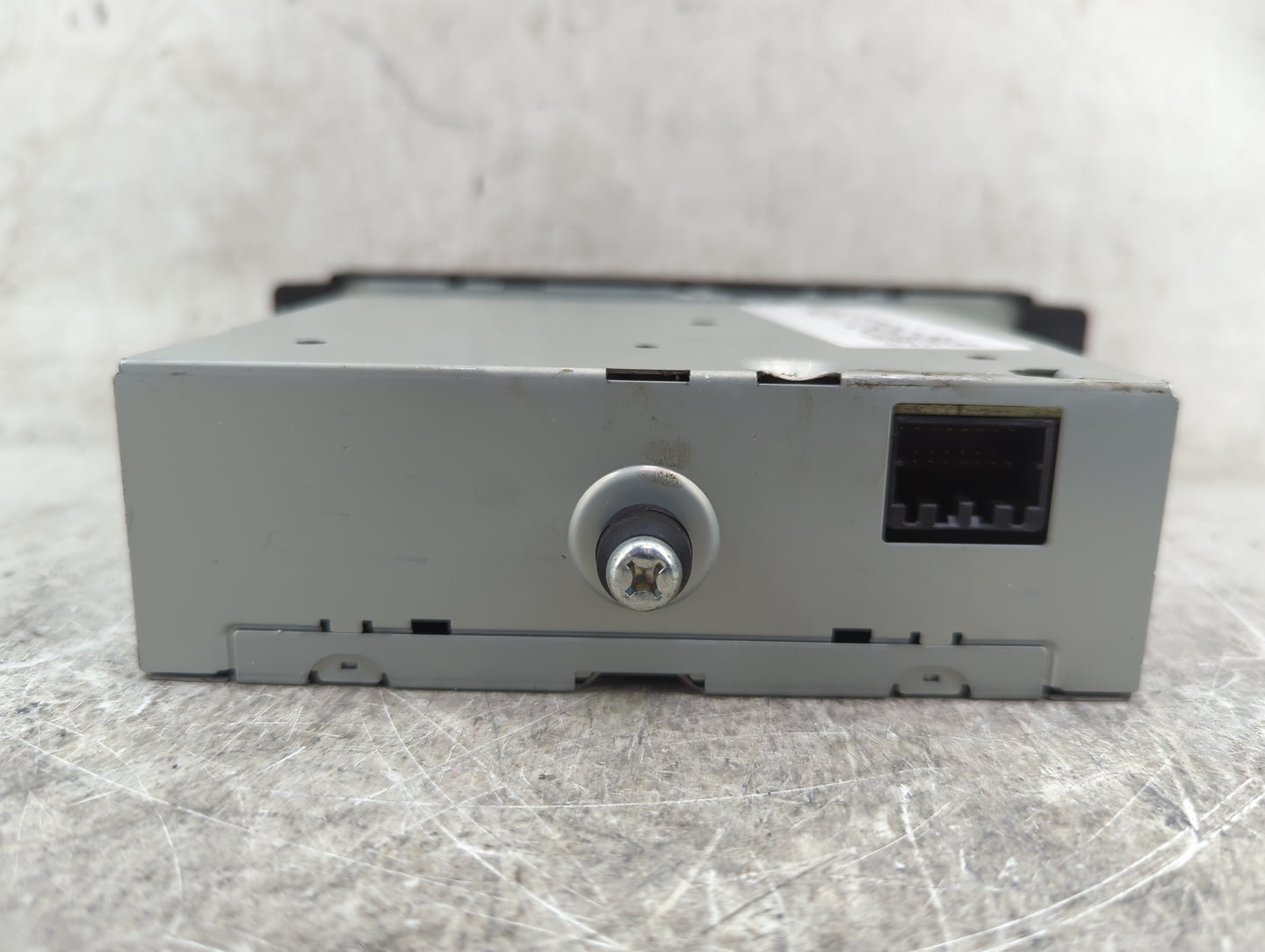 1993 Ford Escort Radio AM FM Cd Player Receiver Replacement P/N:P05064063AE Fits OEM Used Auto Parts - Oemusedautoparts1.com