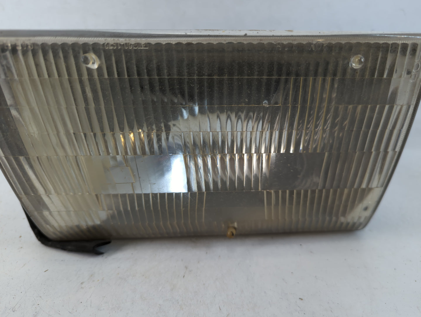 1993 Ford Mustan Passenger Right Oem Head Light Headlight Lamp - Oemusedautoparts1.com