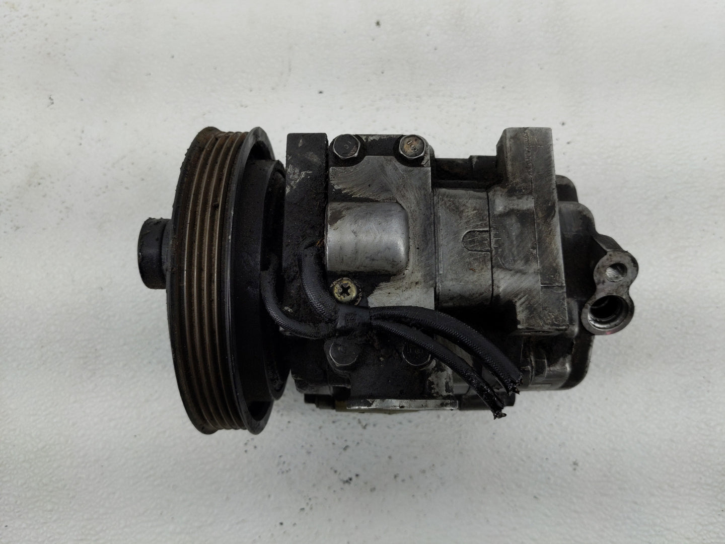 1993 Ford Probe Air Conditioning A/c Ac Compressor Oem - Oemusedautoparts1.com