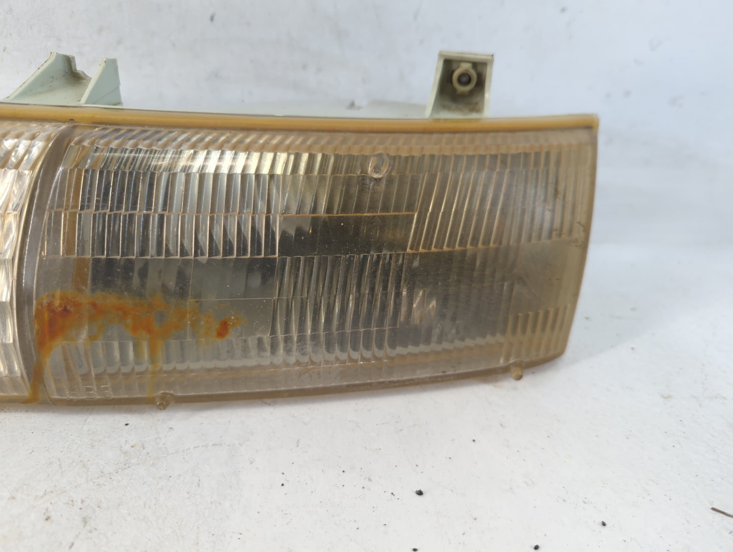1994-1995 Ford Taurus Passenger Right Oem Head Light Headlight Lamp - Oemusedautoparts1.com