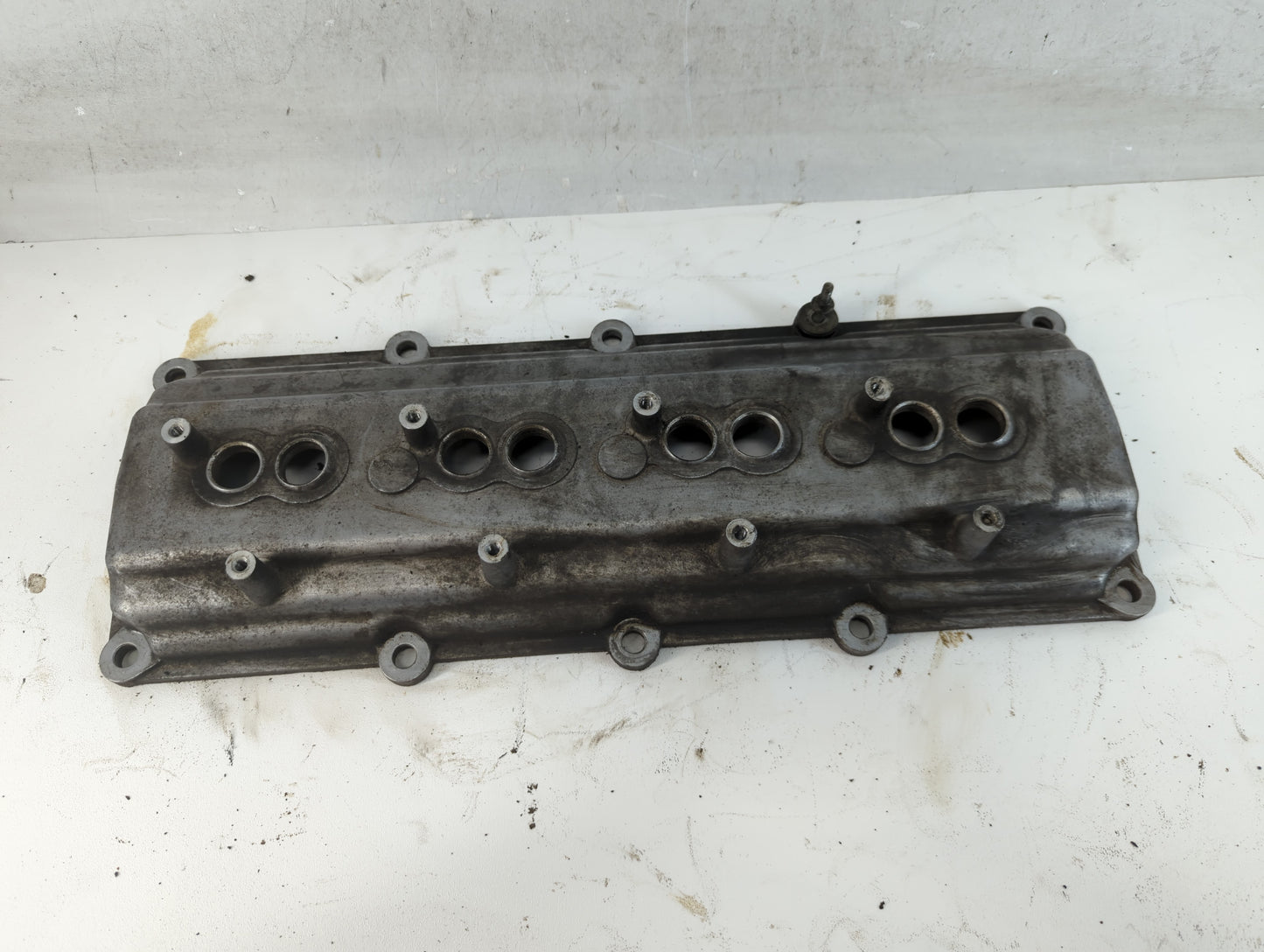 1993 Gmc Sierra 1500 Passenger Right Cylinder Head Valve Cover Fits OEM Used Auto Parts - Oemusedautoparts1.com