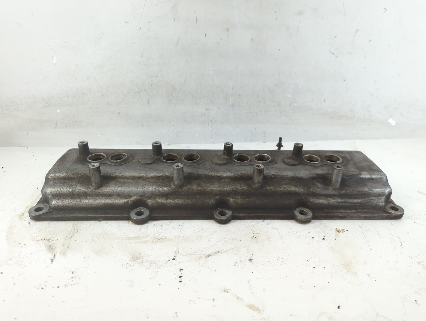 1993 Gmc Sierra 1500 Passenger Right Cylinder Head Valve Cover Fits OEM Used Auto Parts - Oemusedautoparts1.com
