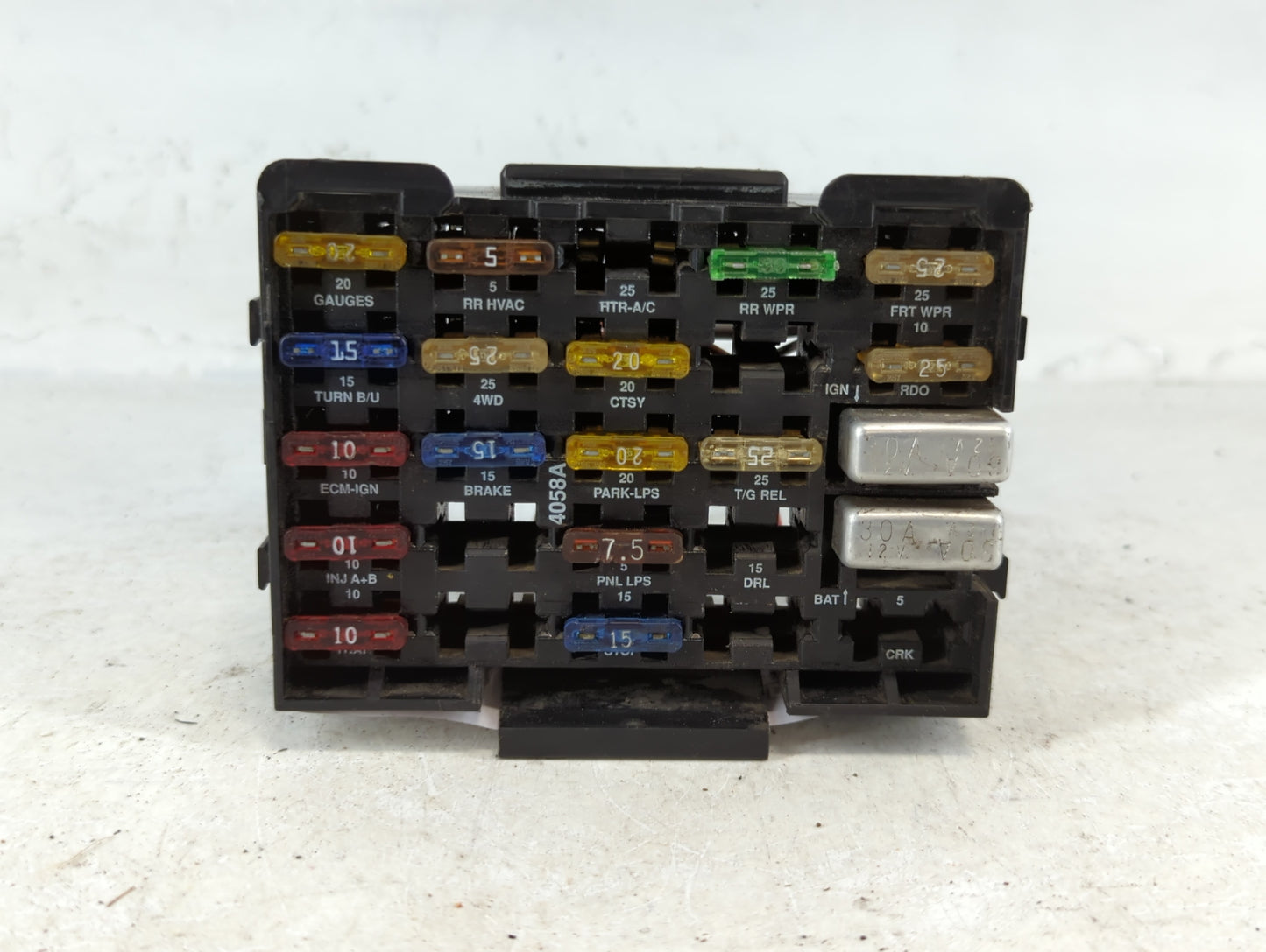 1993 Gmc Yukon Chassis Control Module Ccm Bcm Body Control 4058a - Oemusedautoparts1.com