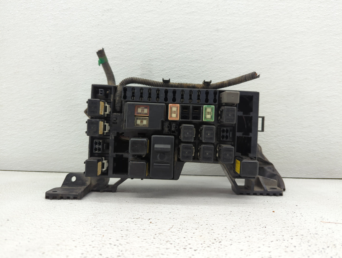 1993 Isuzu Trooper Fusebox Fuse Box Panel Relay Module Fits OEM Used Auto Parts - Oemusedautoparts1.com