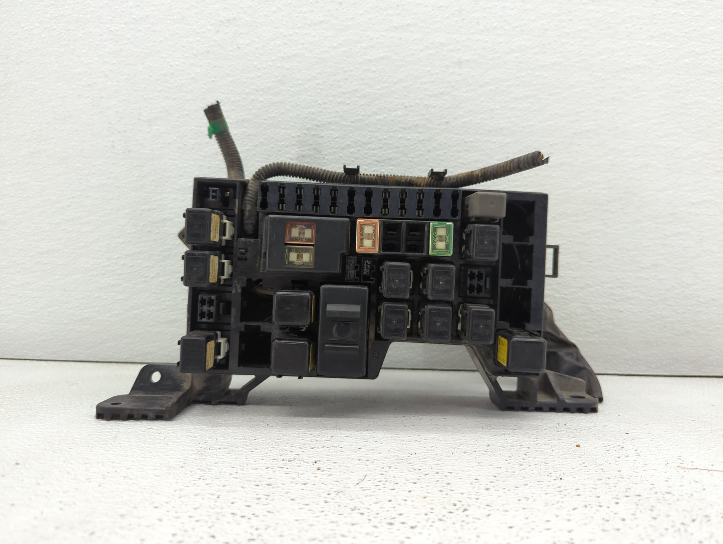 1993 Isuzu Trooper Fusebox Fuse Box Panel Relay Module Fits OEM Used Auto Parts - Oemusedautoparts1.com