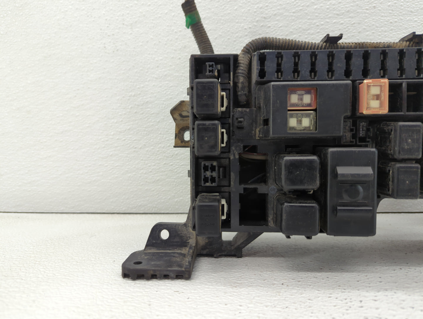 1993 Isuzu Trooper Fusebox Fuse Box Panel Relay Module Fits OEM Used Auto Parts - Oemusedautoparts1.com