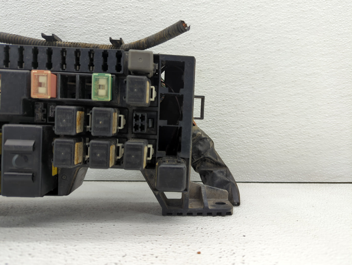 1993 Isuzu Trooper Fusebox Fuse Box Panel Relay Module Fits OEM Used Auto Parts - Oemusedautoparts1.com