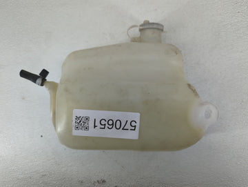 1993 Isuzu Trooper Windshield Washer Fluid Reservoir Bottle Oem - Oemusedautoparts1.com