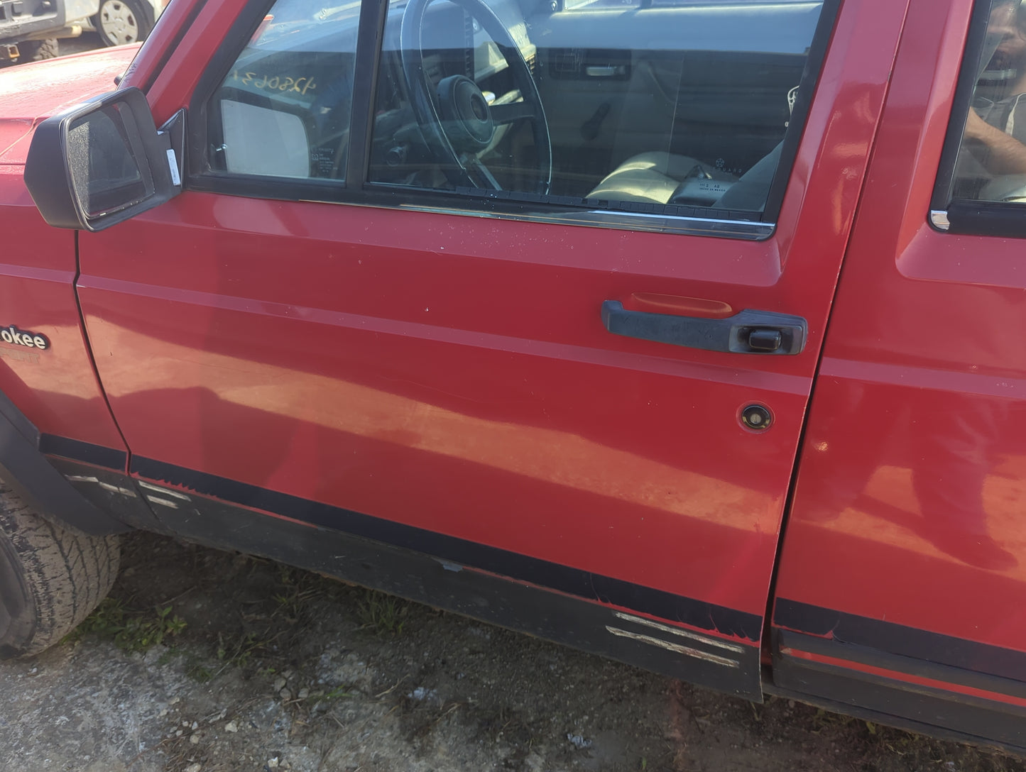 1993 Jeep Cherokee Driver Front Door Oem - Oemusedautoparts1.com