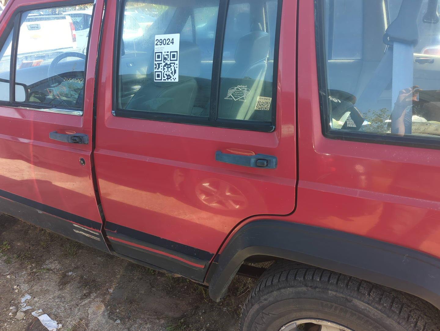 1993 Jeep Cherokee Driver Rear Door Oem - Oemusedautoparts1.com