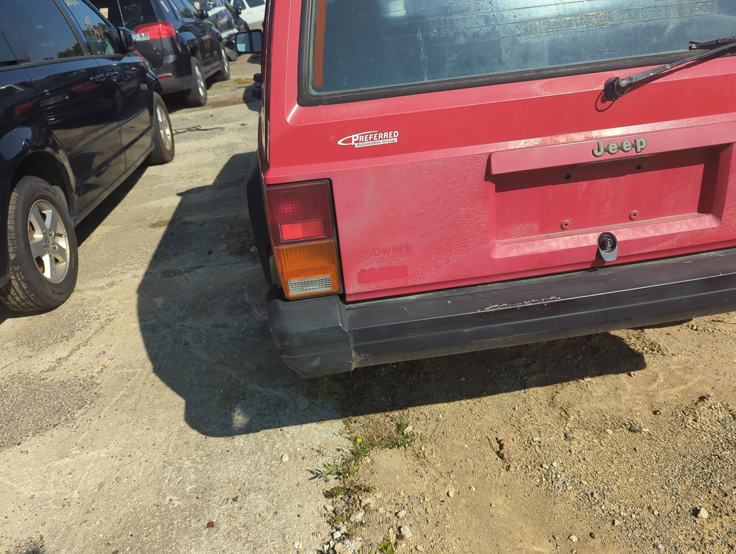 1984-1996 Jeep Cherokee Rear Bumper Assembly Oem - Oemusedautoparts1.com