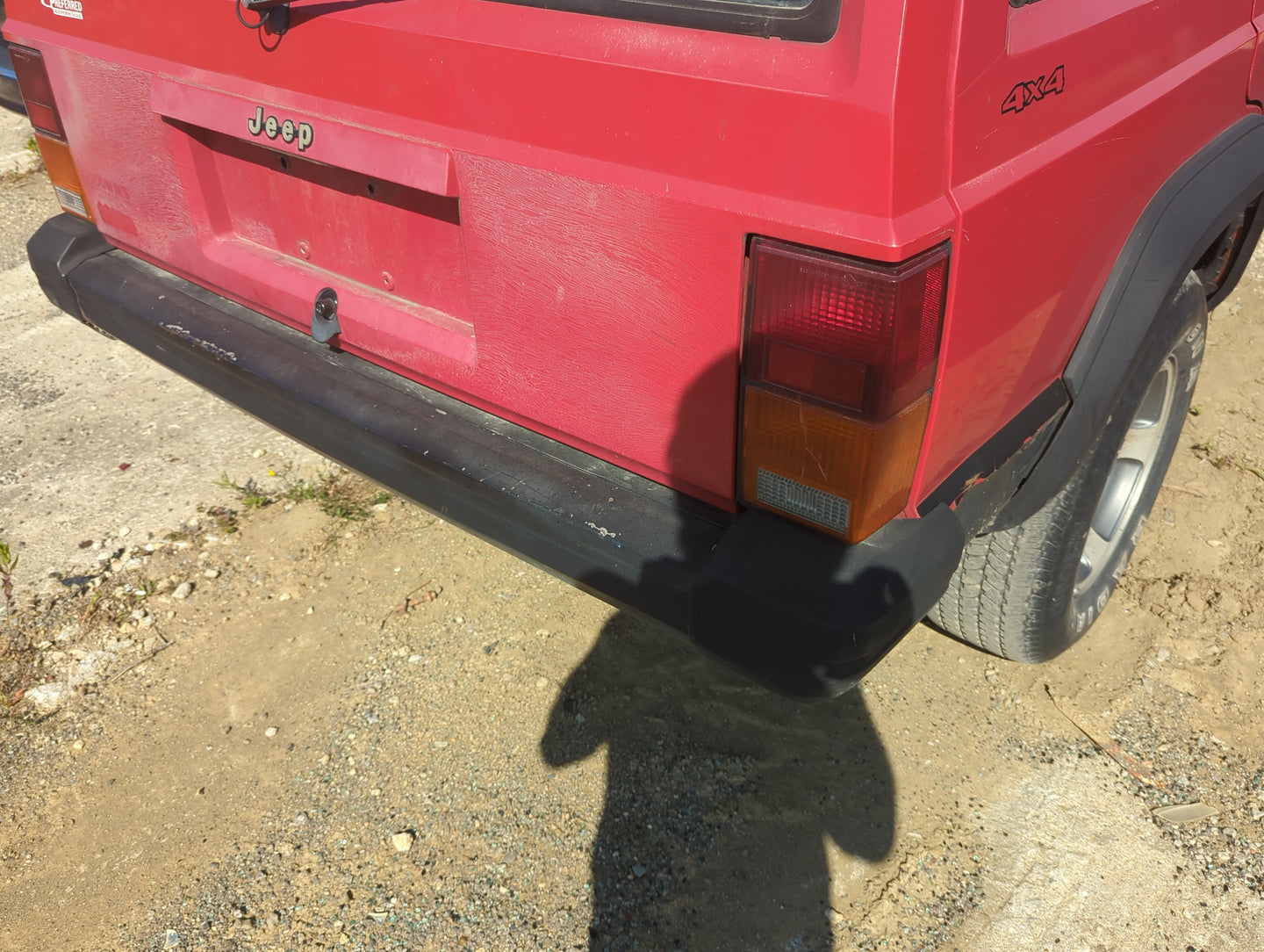 1984-1996 Jeep Cherokee Rear Bumper Assembly Oem - Oemusedautoparts1.com
