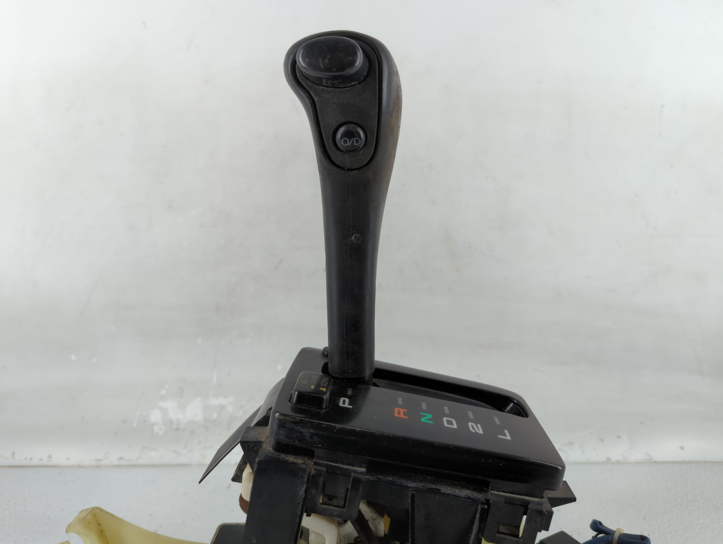 1993 Lexus Es300 Floor Console Assembly Shifter - Oemusedautoparts1.com