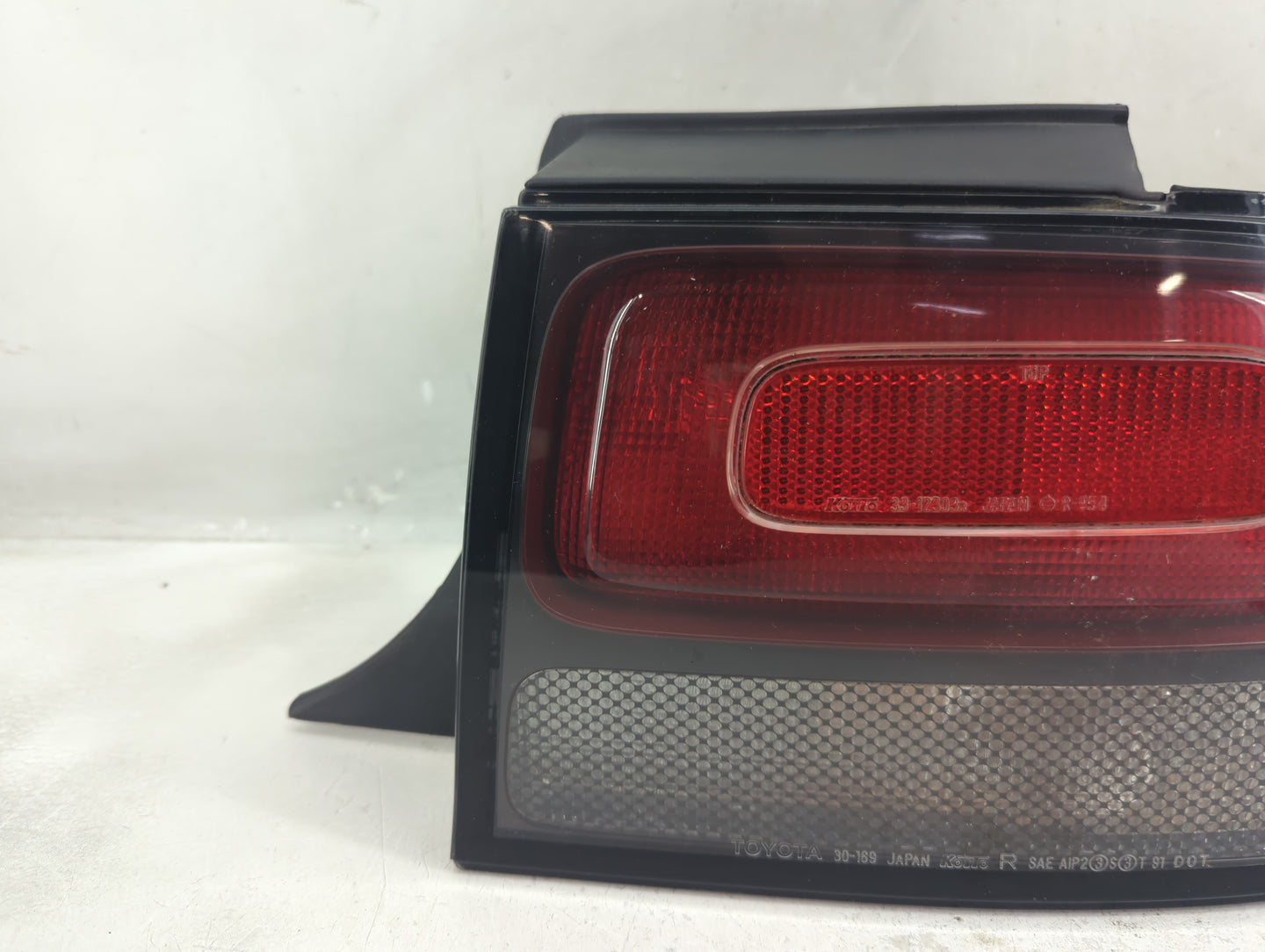 1993-1995 Lexus Gs300 Tail Light Assembly Passenger Right OEM Fits Fits 1993 1994 1995 OEM Used Auto Parts - Oemusedautopart