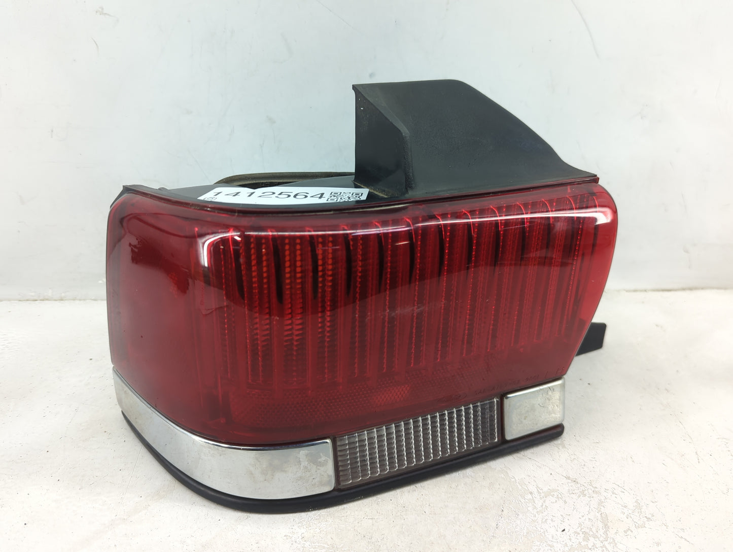 1993 Lincoln Continental Tail Light Assembly Driver Left OEM Fits OEM Used Auto Parts - Oemusedautoparts1.com