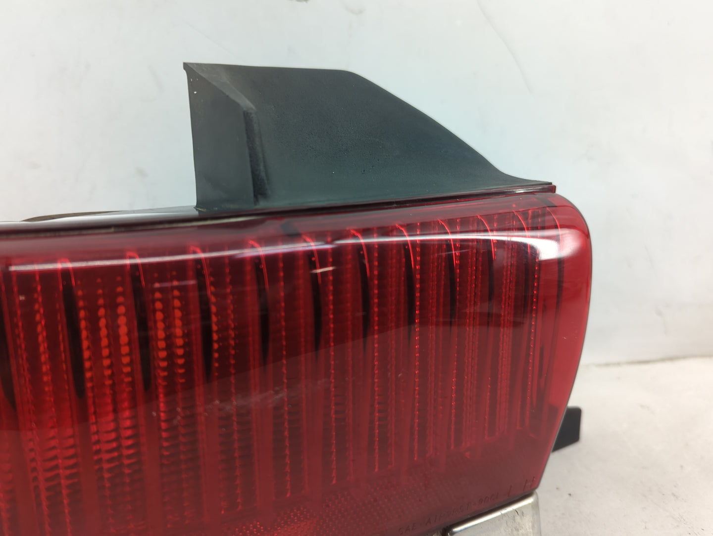 1993 Lincoln Continental Tail Light Assembly Driver Left OEM Fits OEM Used Auto Parts - Oemusedautoparts1.com