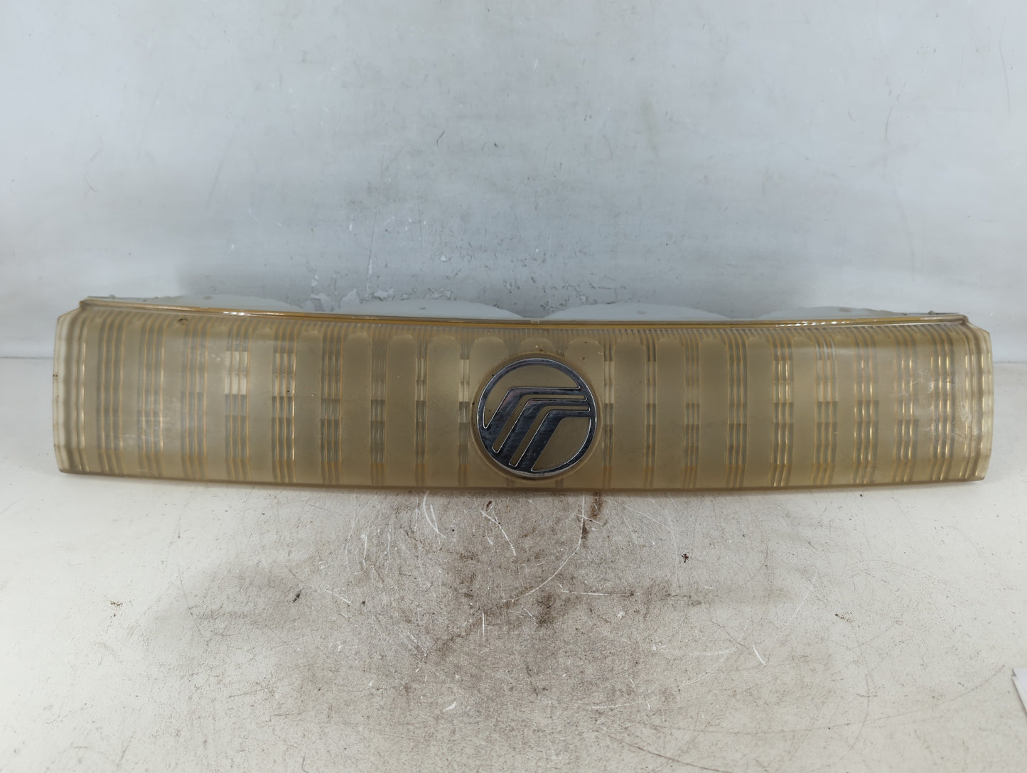 1993 Mercury Sable Front Grille Bumper Not Included - Oemusedautoparts1.com