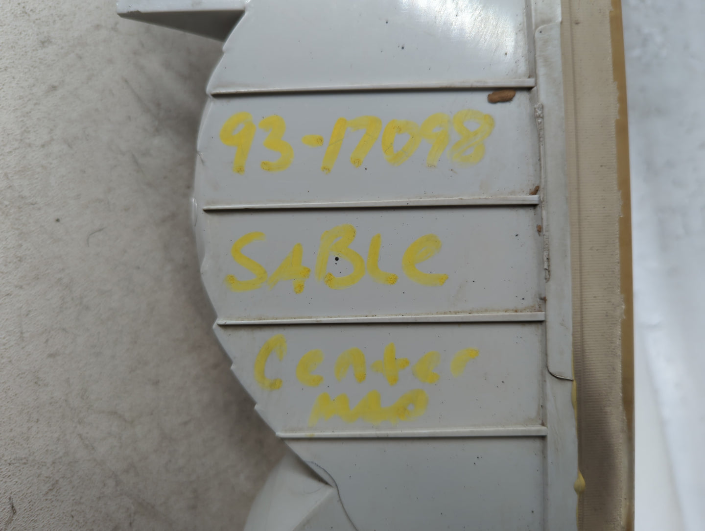 1993 Mercury Sable Front Grille Bumper Not Included - Oemusedautoparts1.com
