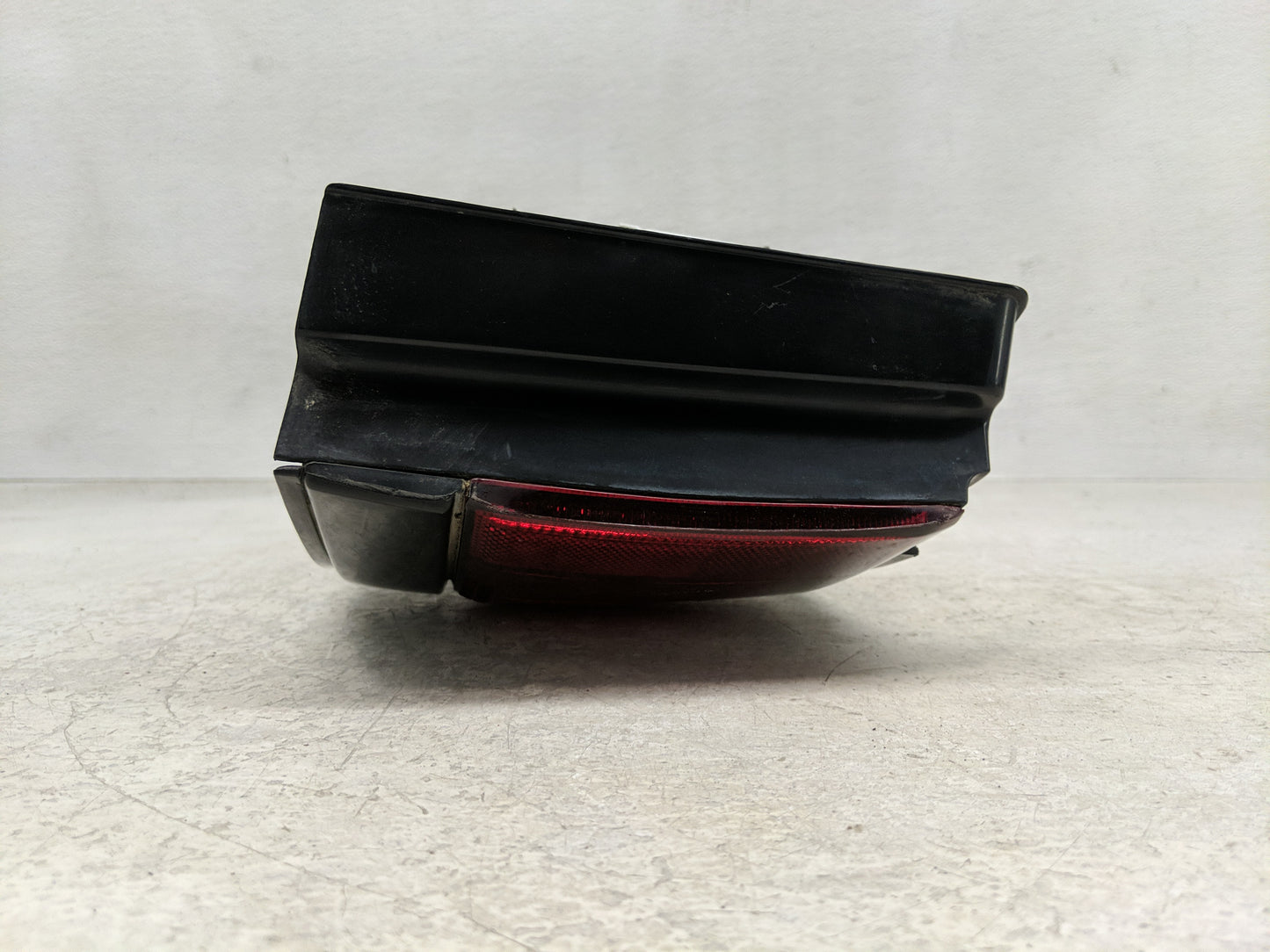 1993 Mercury Tracer Tail Light Assembly Passenger Right OEM P/N:043-1326 Fits OEM Used Auto Parts - Oemusedautoparts1.com