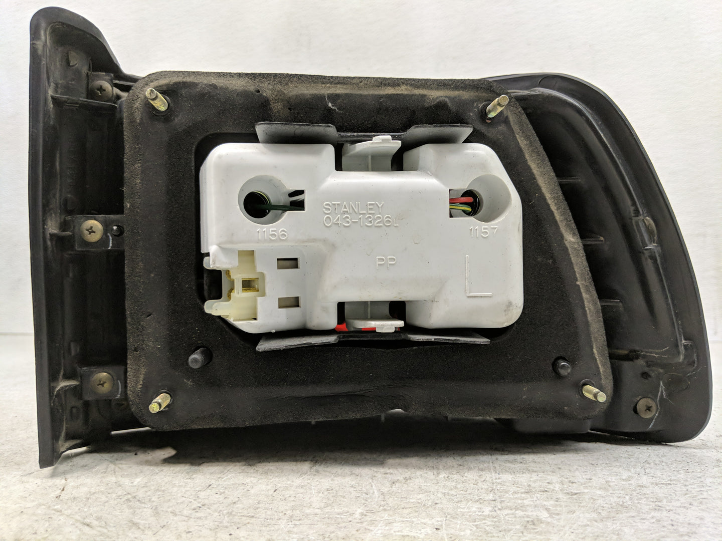 1993 Mercury Tracer Tail Light Assembly Driver Left OEM P/N:043-1326 Fits OEM Used Auto Parts - Oemusedautoparts1.com
