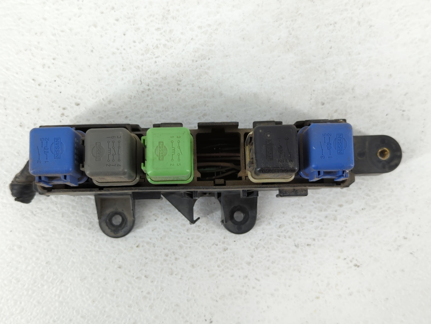 1993 Nissan Altima Fusebox Fuse Box Panel Relay Module P/N:7224-6597 Fits OEM Used Auto Parts - Oemusedautoparts1.com