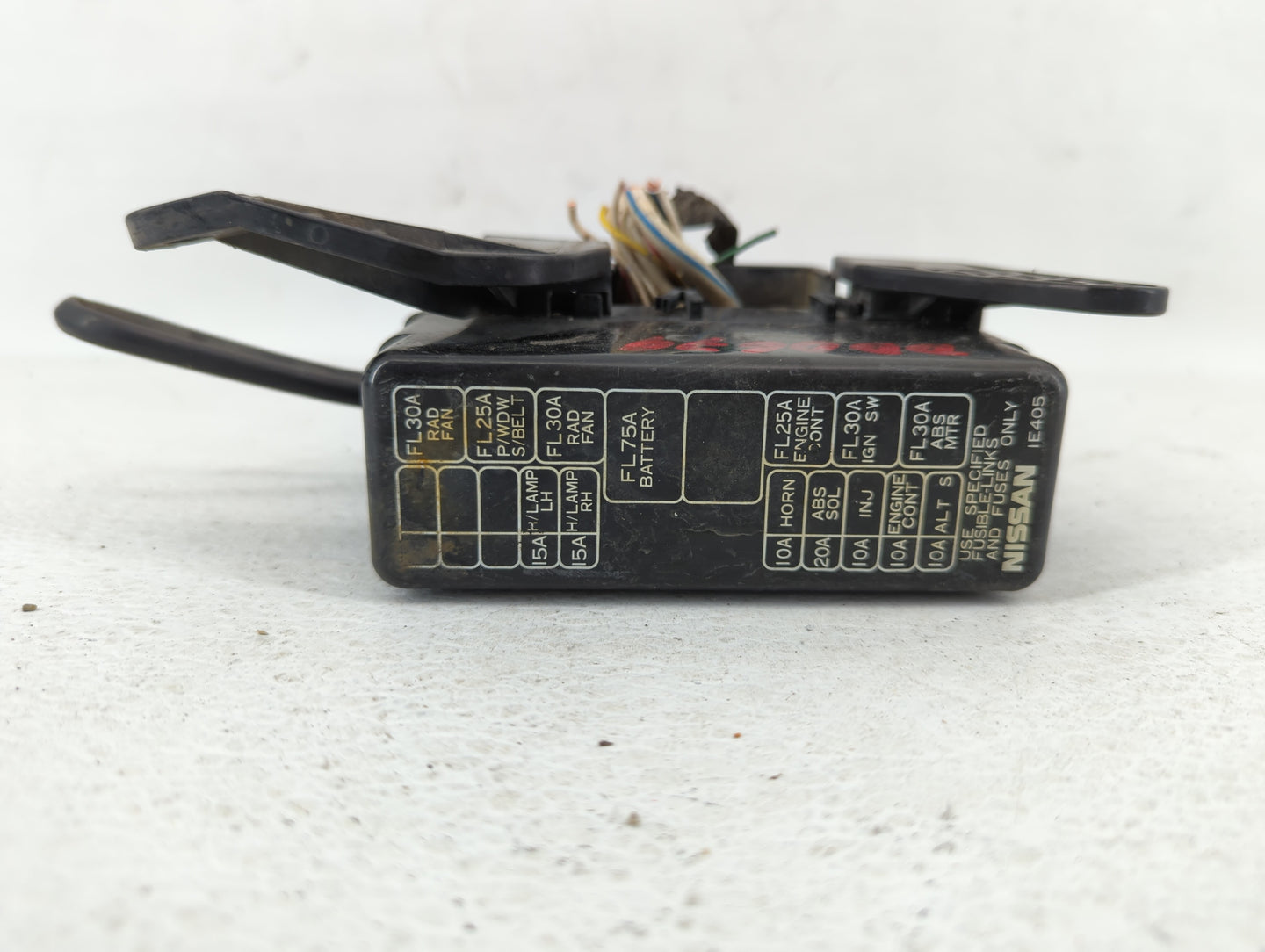 1993 Nissan Altima Fusebox Fuse Box Panel Relay Module P/N:7124-8935 Fits OEM Used Auto Parts - Oemusedautoparts1.com
