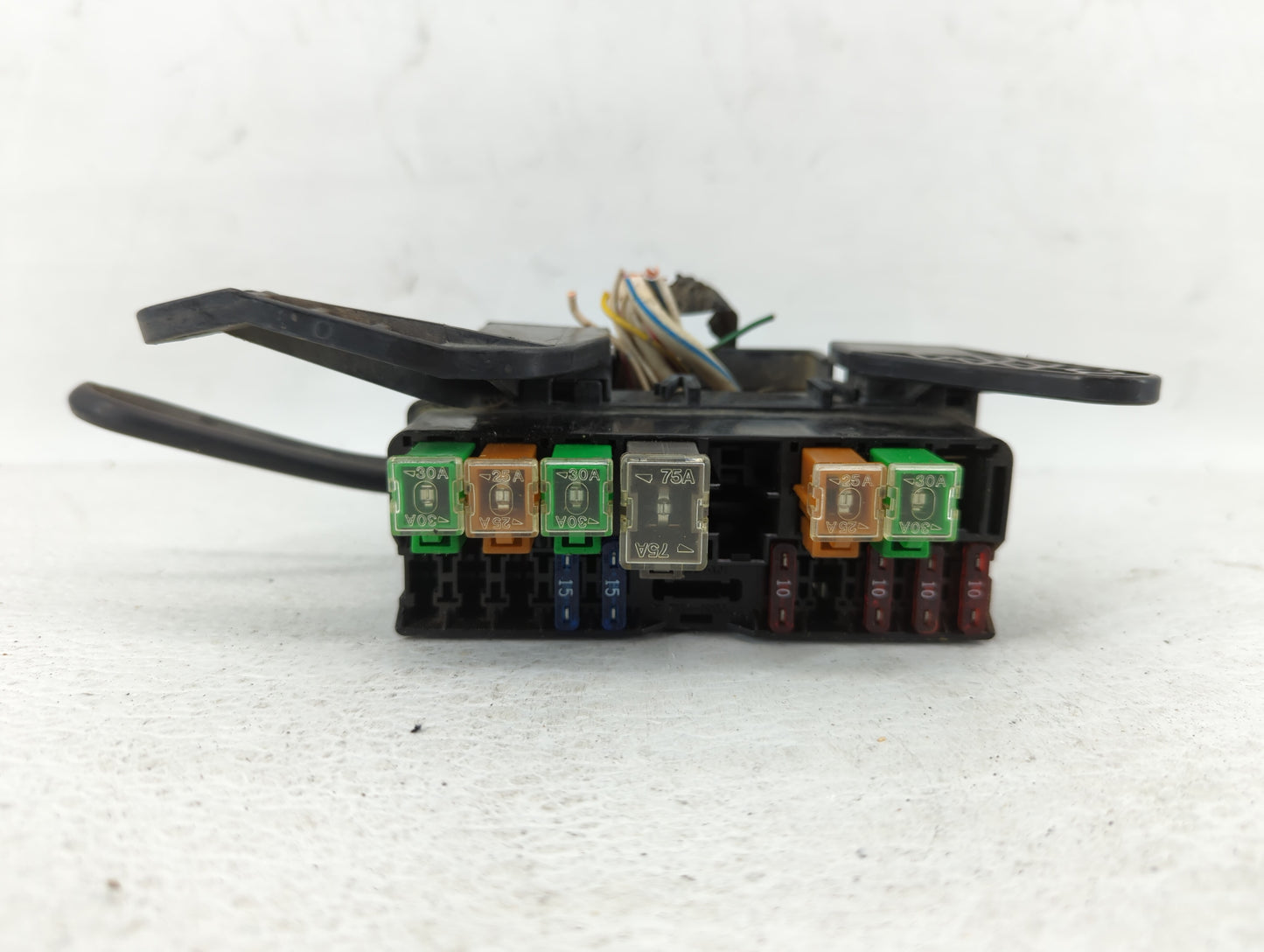 1993 Nissan Altima Fusebox Fuse Box Panel Relay Module P/N:7124-8935 Fits OEM Used Auto Parts - Oemusedautoparts1.com
