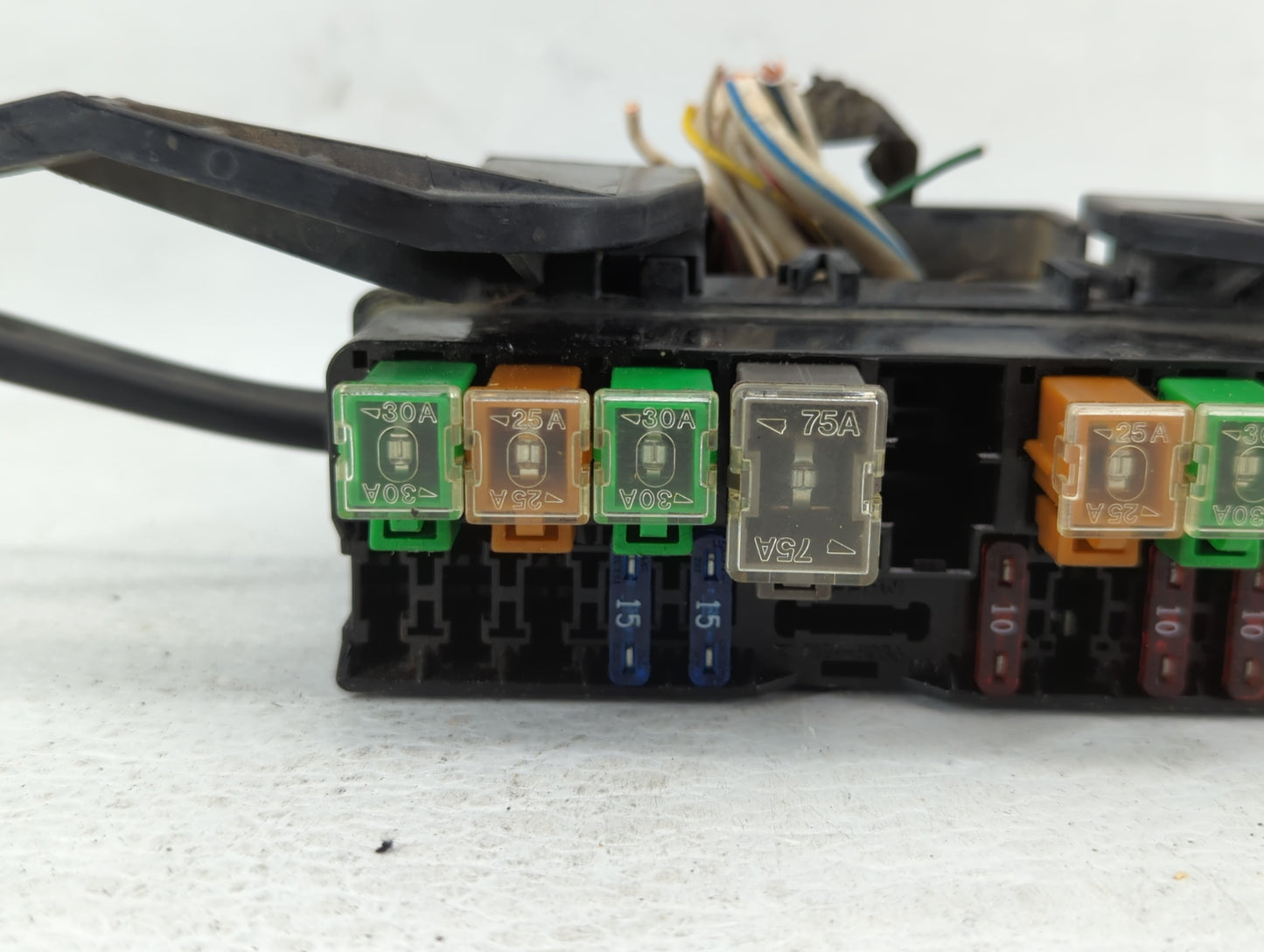 1993 Nissan Altima Fusebox Fuse Box Panel Relay Module P/N:7124-8935 Fits OEM Used Auto Parts - Oemusedautoparts1.com