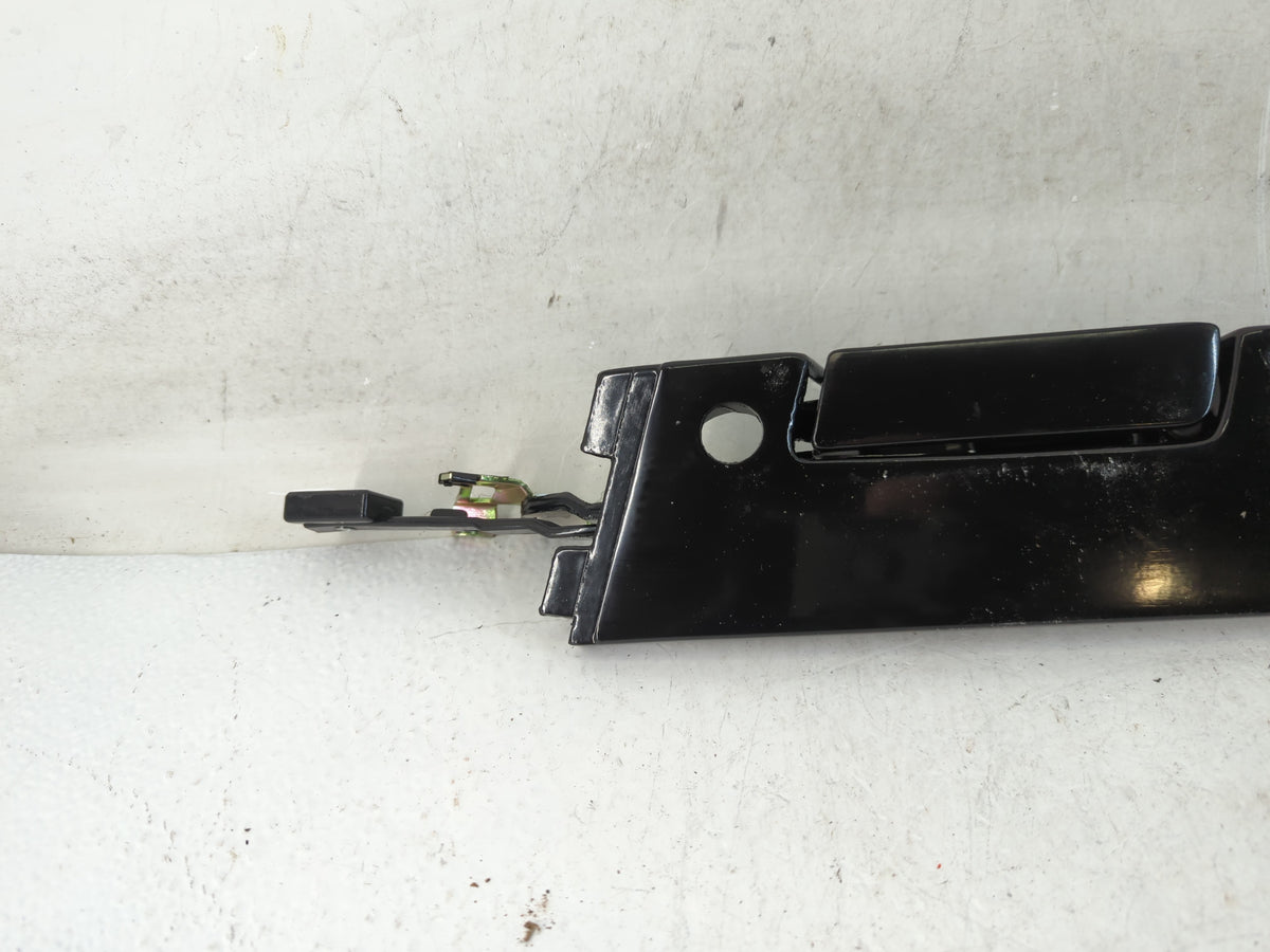 1993 Cutlass Passenger Front Right Door Handle Exterior Assembly - Oemusedautoparts1.com
