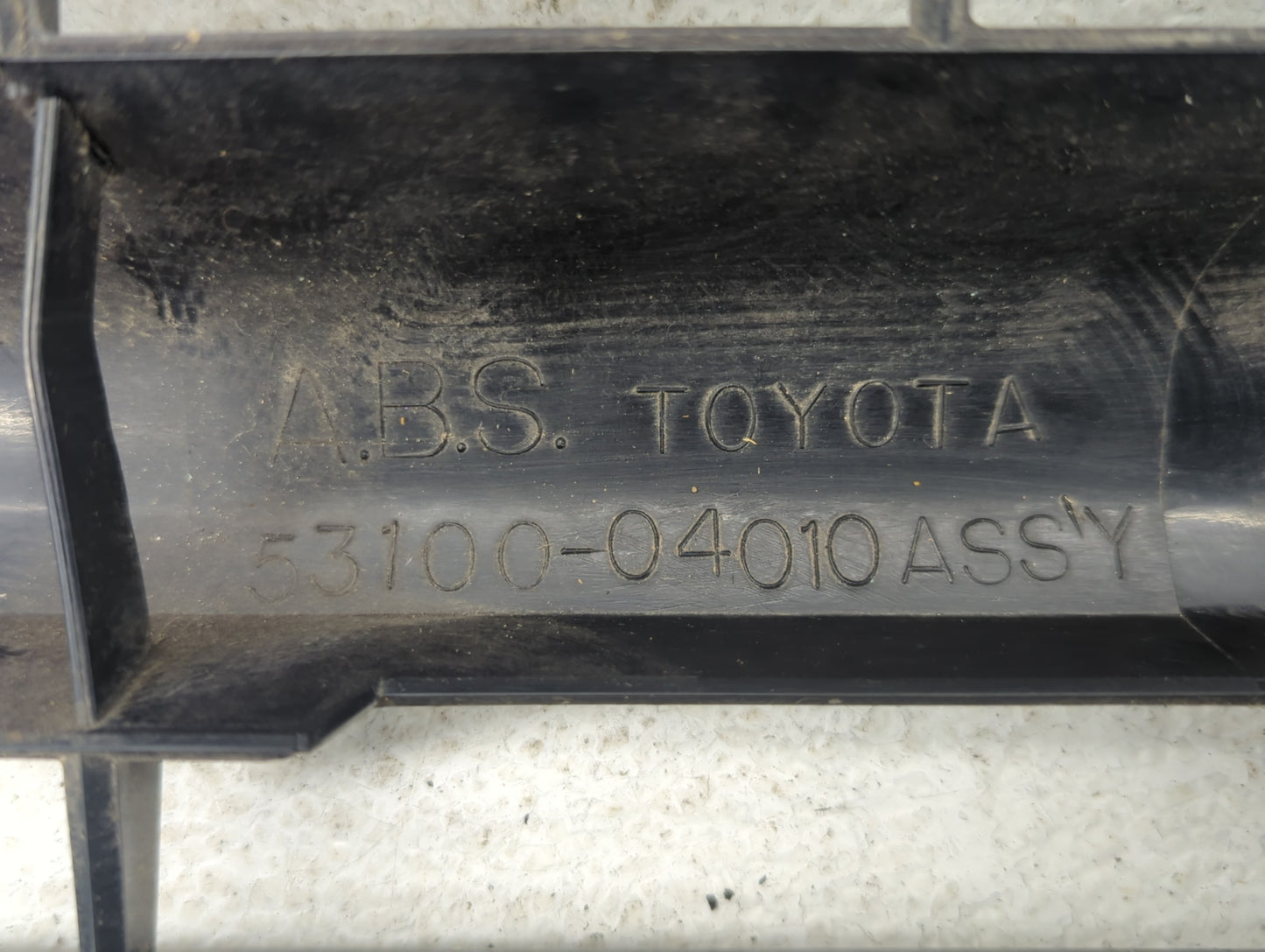 1993 Toyota Pickup Front Grille Bumper Not Included - Oemusedautoparts1.com