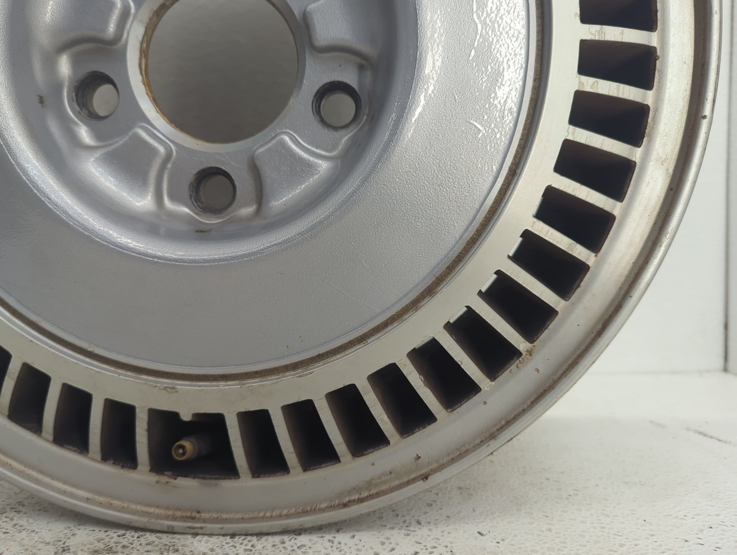 1991-1996 Buick Park Avenue Oem Wheel Rim 1089631 - Oemusedautoparts1.com