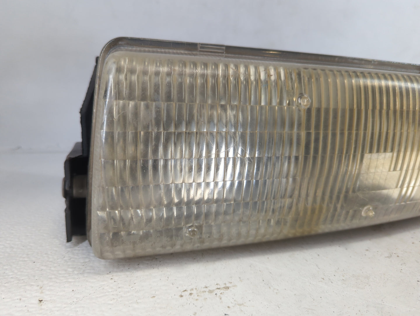 1992-1996 Buick Roadmaster Passenger Right Oem Head Light Headlight Lamp - Oemusedautoparts1.com