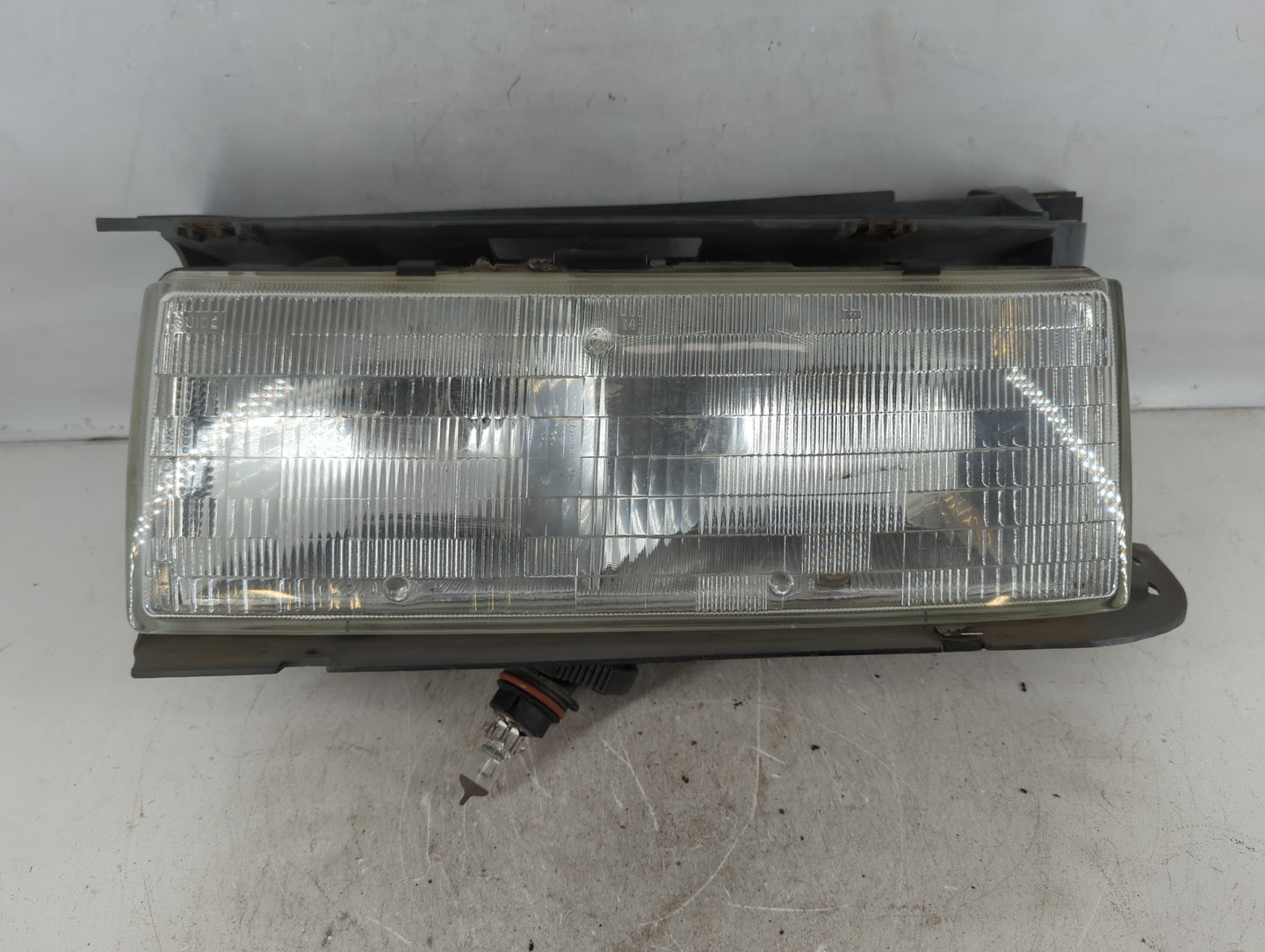 1992-1995 Buick Skylark Passenger Right Oem Head Light Headlight Lamp - Oemusedautoparts1.com