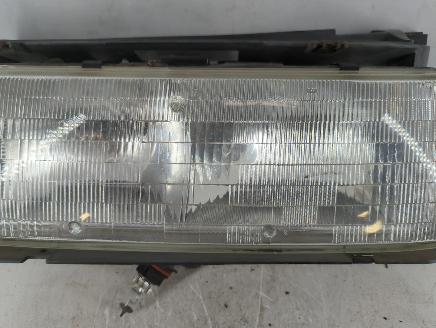 1992-1995 Buick Skylark Passenger Right Oem Head Light Headlight Lamp - Oemusedautoparts1.com