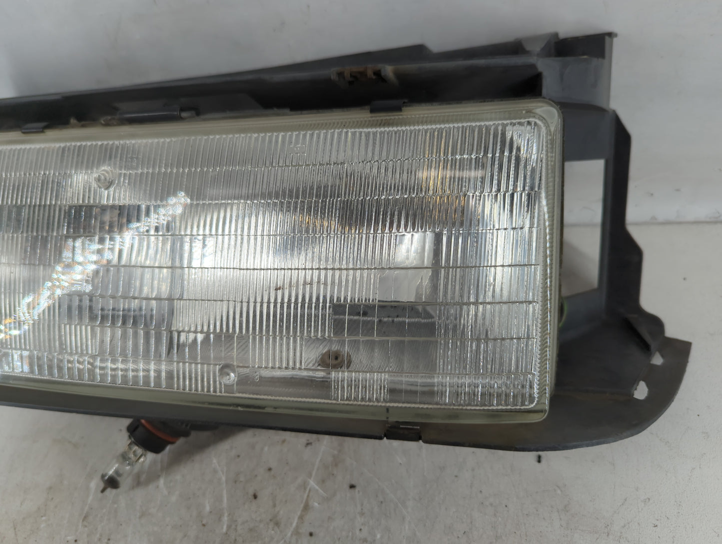 1992-1995 Buick Skylark Passenger Right Oem Head Light Headlight Lamp - Oemusedautoparts1.com