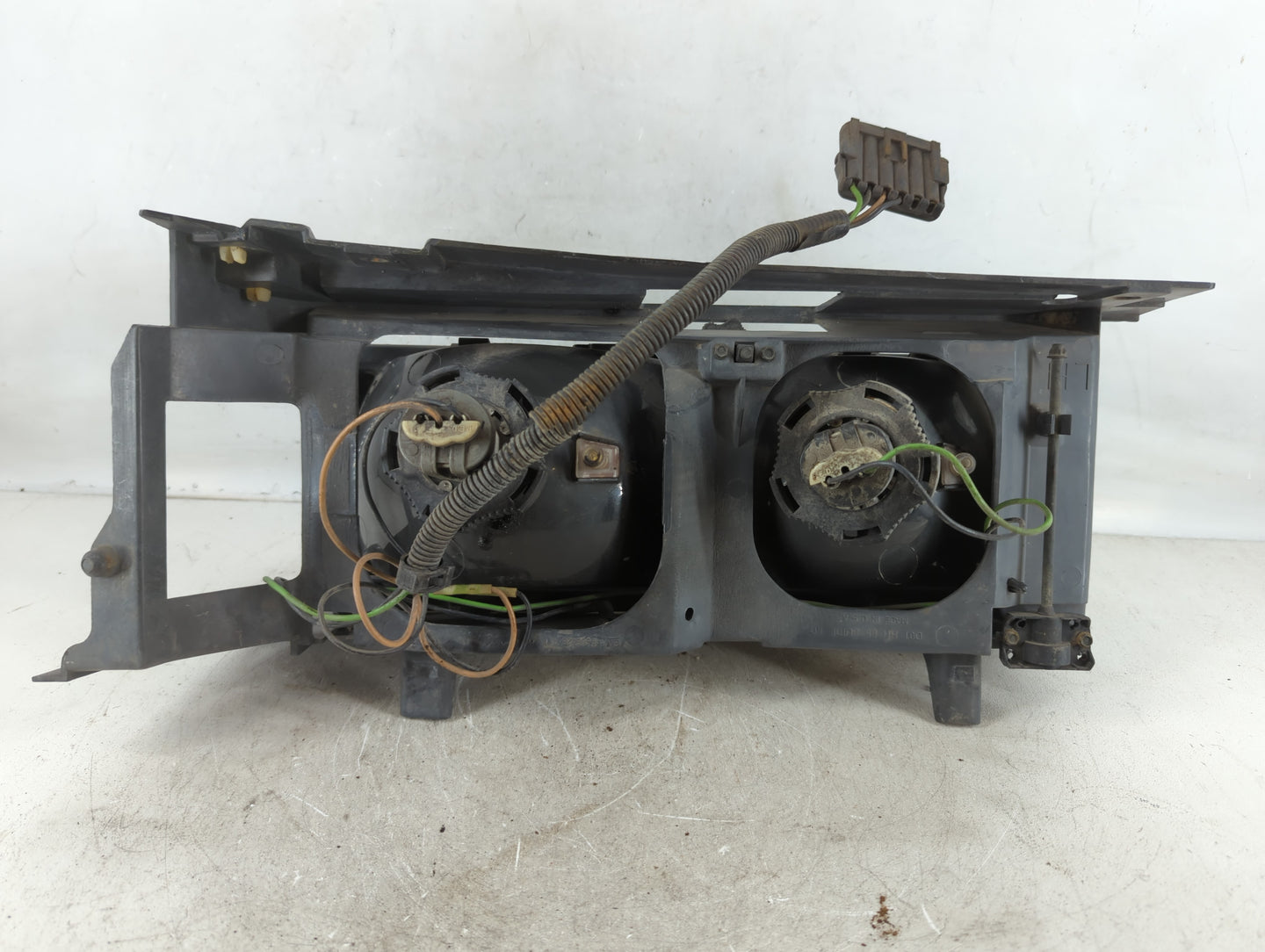 1992-1995 Buick Skylark Passenger Right Oem Head Light Headlight Lamp - Oemusedautoparts1.com
