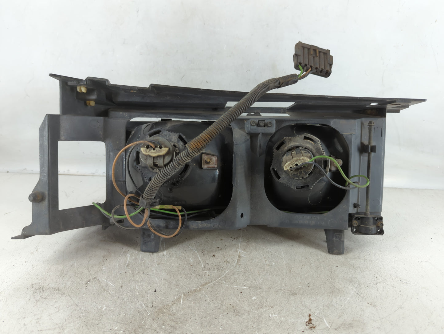1992-1995 Buick Skylark Passenger Right Oem Head Light Headlight Lamp - Oemusedautoparts1.com
