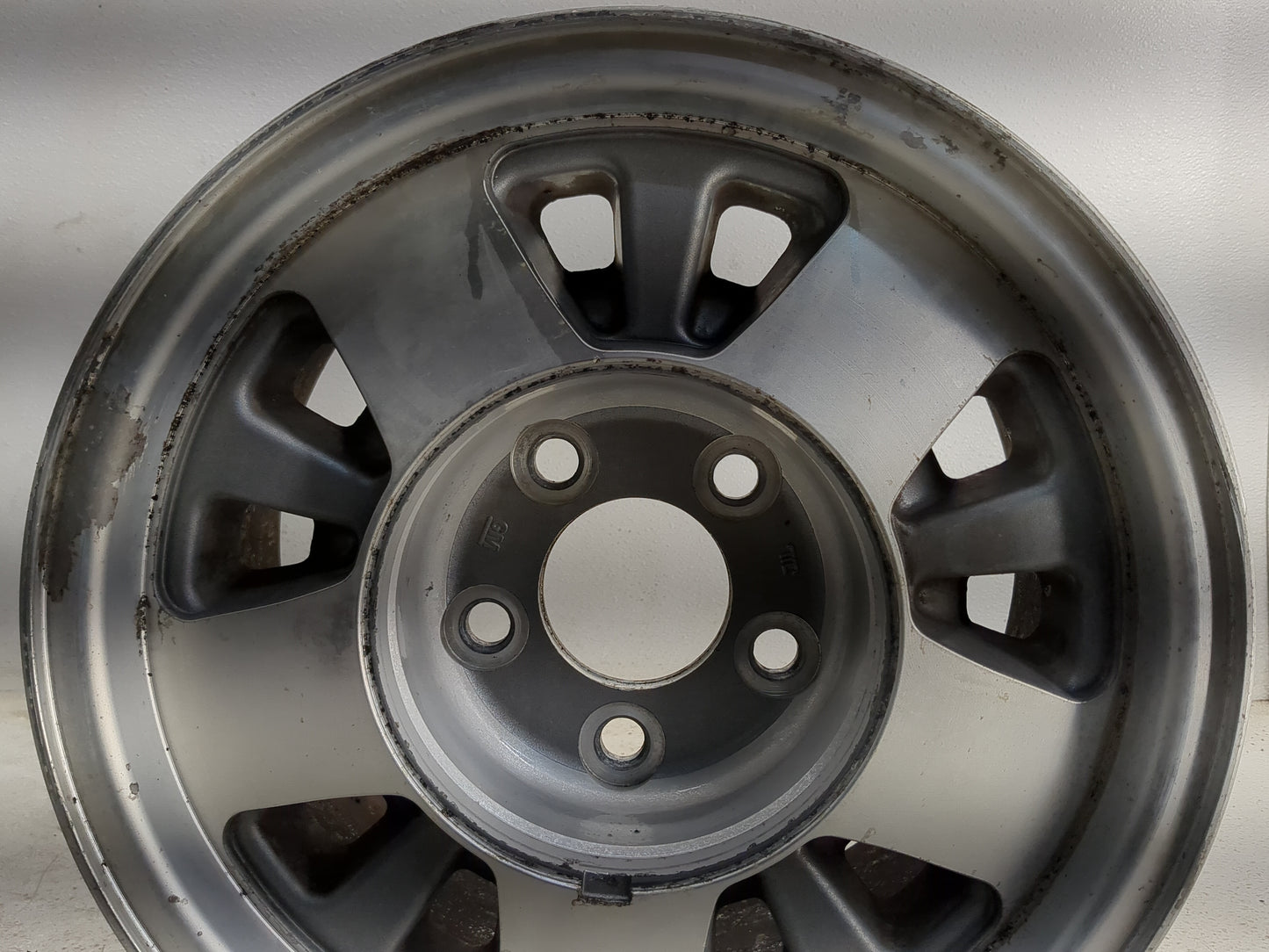 Chevrolet C1500 Oem Wheel Rim 1351864 - Oemusedautoparts1.com