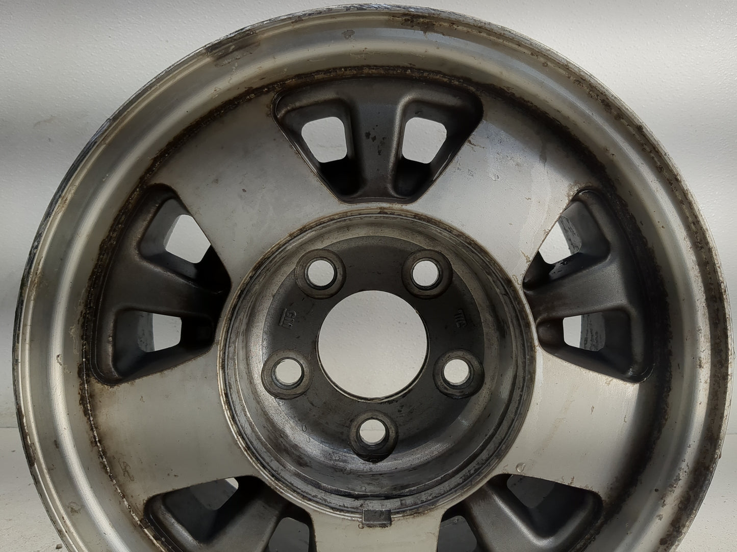 Chevrolet C1500 Oem Wheel Rim 1351865 - Oemusedautoparts1.com