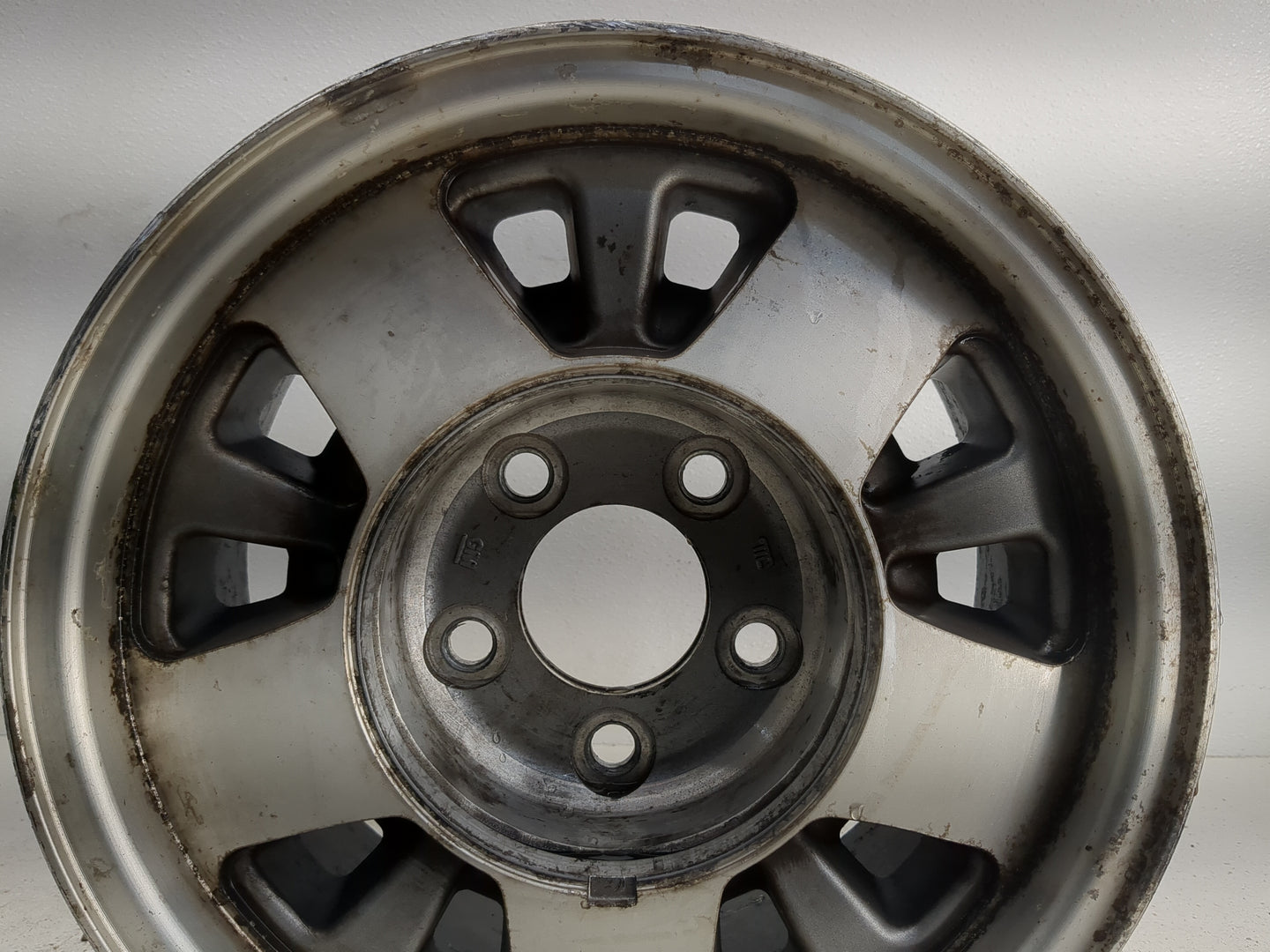 Chevrolet C1500 Oem Wheel Rim 1351865 - Oemusedautoparts1.com