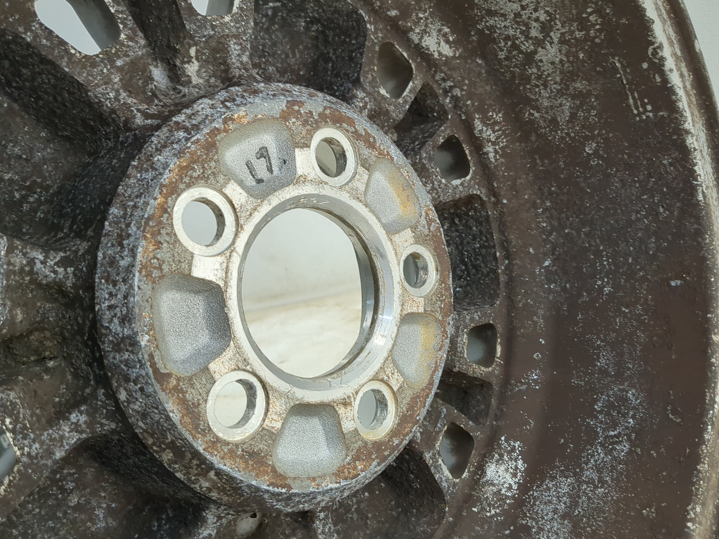 Chevrolet C1500 Oem Wheel Rim 1351866 - Oemusedautoparts1.com