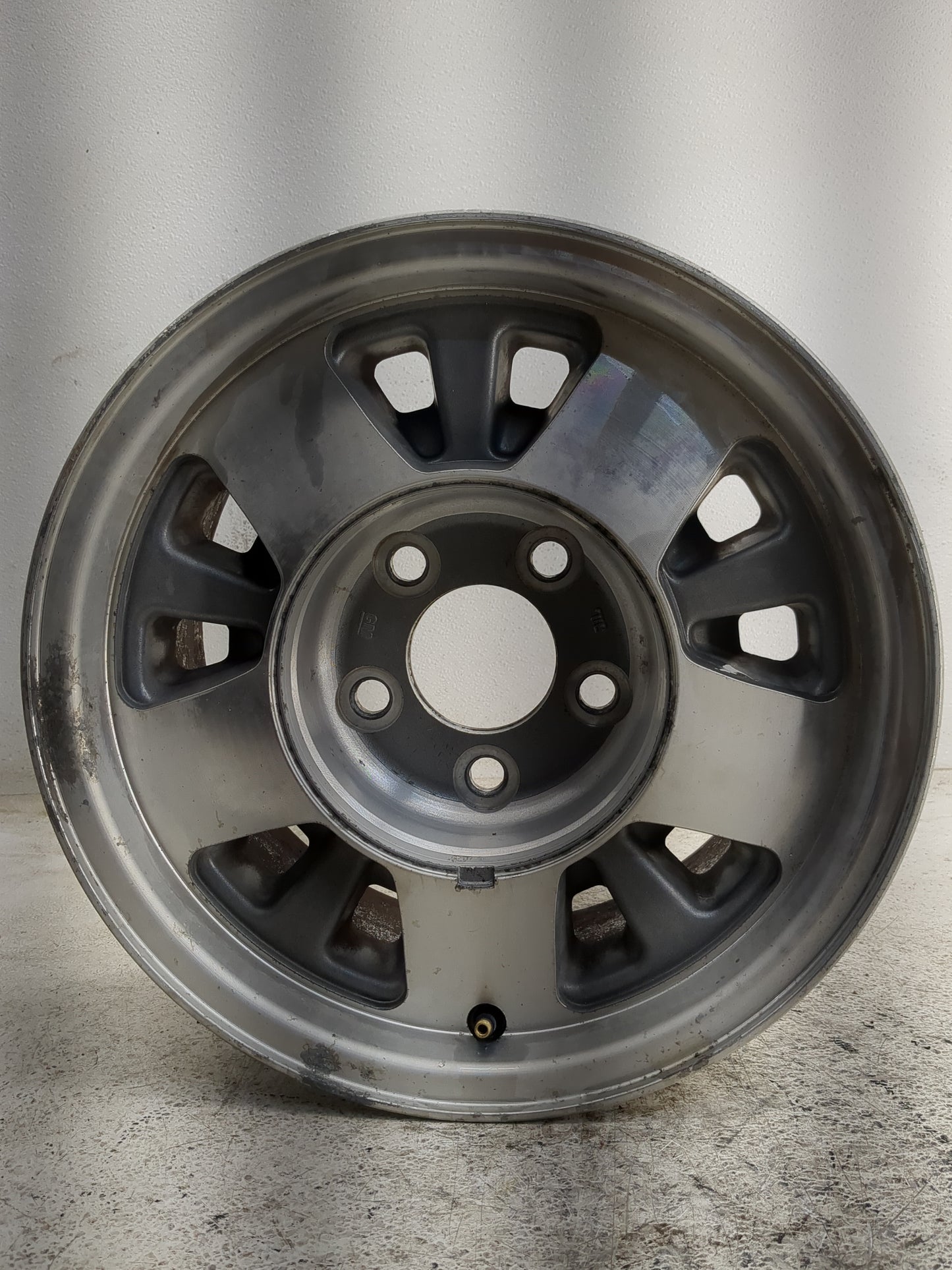Chevrolet C1500 Oem Wheel Rim 1351866 - Oemusedautoparts1.com
